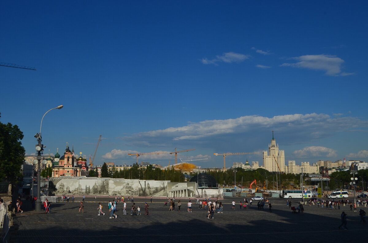 2017.....строительство парка Зарядье - Галина R...