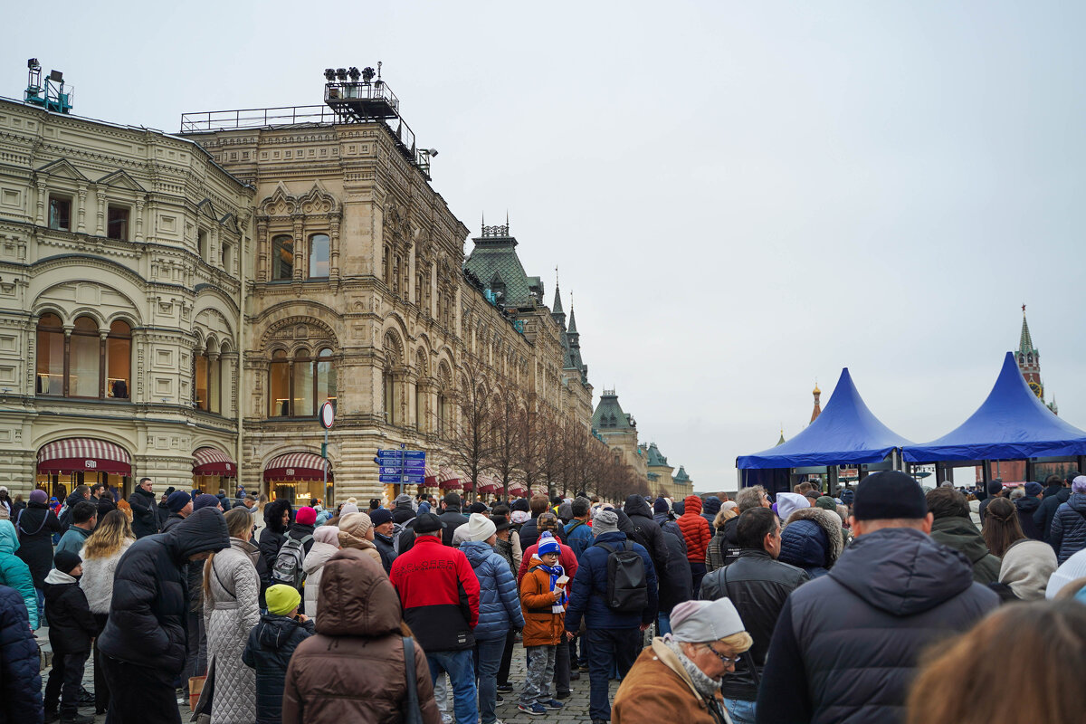 У_СТЕН_ГУМА - Сергей Янович Микк