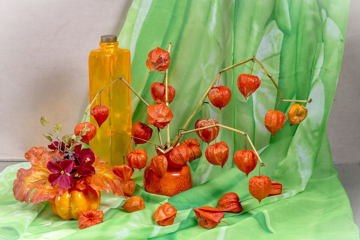 Оранжевый натюрморт - Людмила Павловна Крышковец