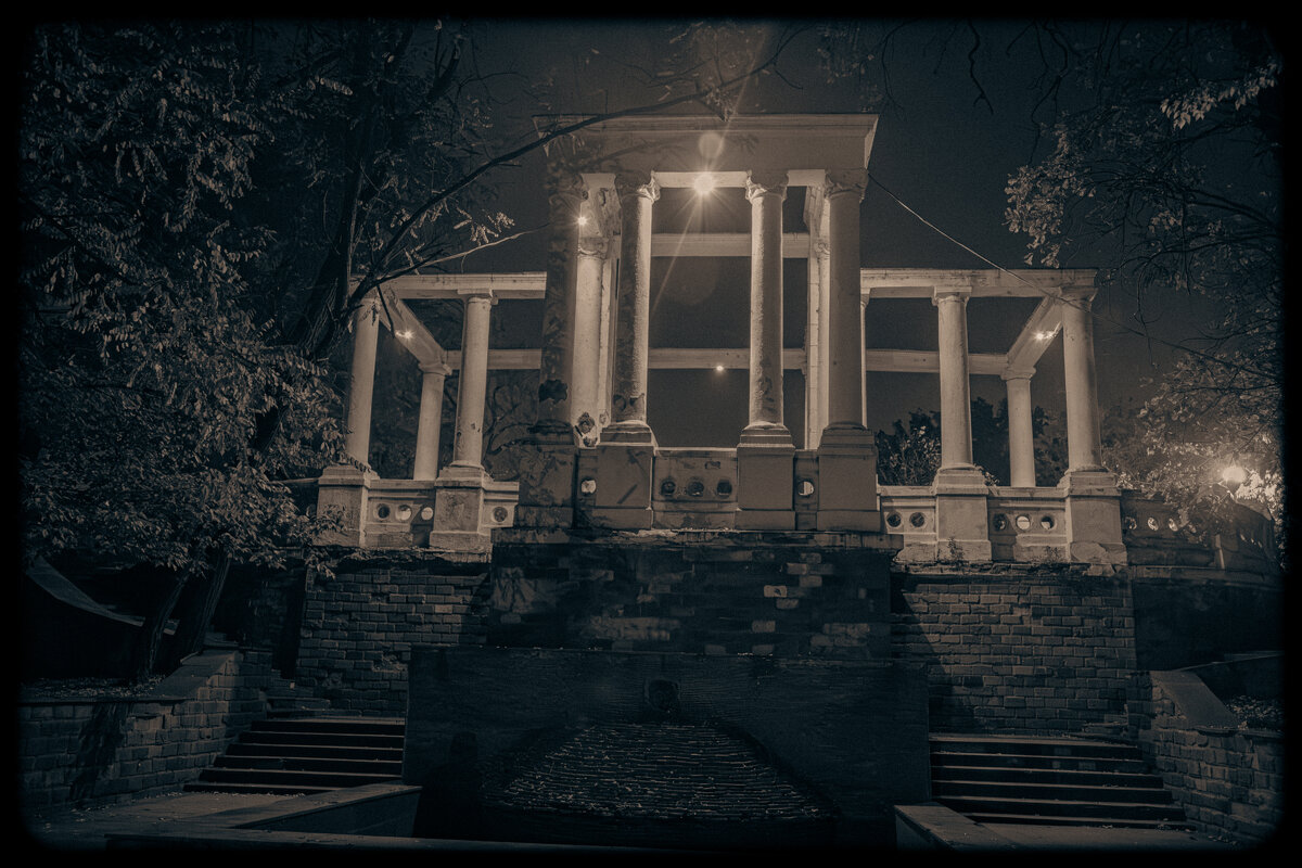 ночь, фонарь, колонны - Ольга Косачова