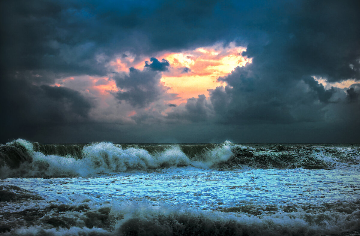 Штормит. - Александр 