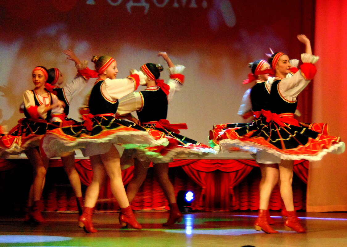 Их танец закружил,как вихрь. - nadyasilyuk Вознюк