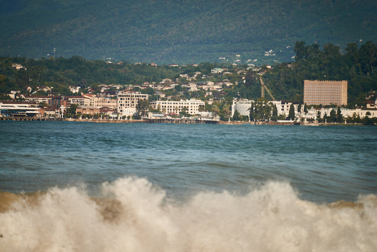 вид на Сухум - Александр Леонов