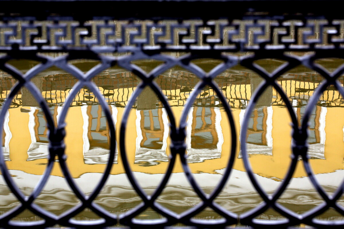 Кадашёвская набережная 13 ноября - Михаил Бибичков Кадашёвская набережная 13 ноября - Михаил Бибичков