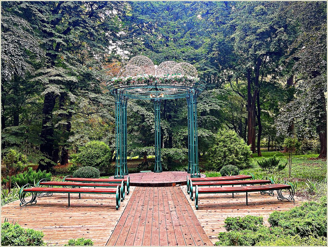 В парке. - Валерия Комова В парке. - Валерия Комова