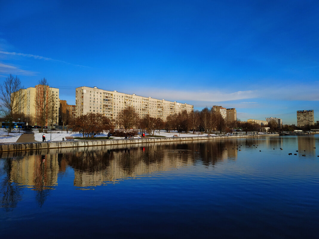 Предзимье в городе - Андрей Лукьянов