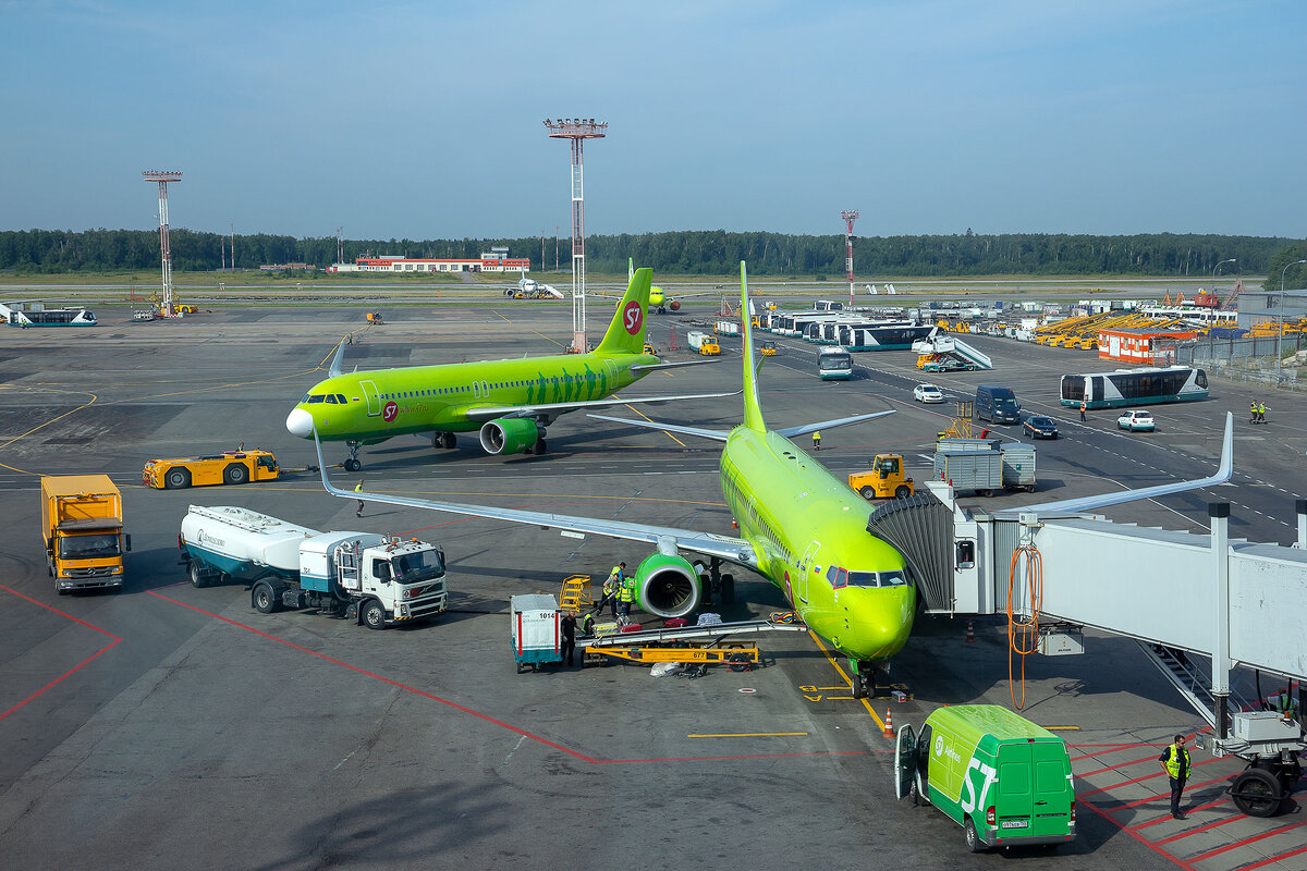 Подготовка самолёта к рейсу. Аэропорт "Домодедово". - Андрей Дурапов Подготовка самолёта к рейсу. Аэропорт "Домодедово". - Андрей Дурапов