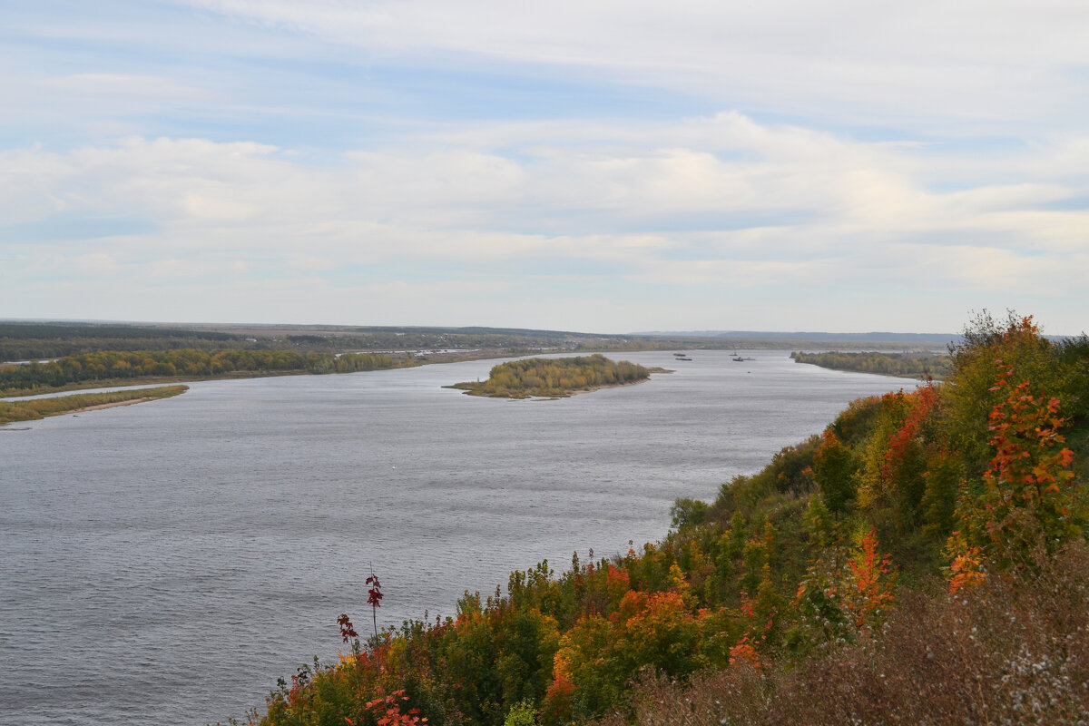 Сарапул. Северный жилой район. Мкрн. Старцева гора. Красивейший вид на реку Кама - Борис Русаков Сарапул. Северный жилой район. Мкрн. Старцева гора. Красивейший вид на реку Кама - Борис Русаков
