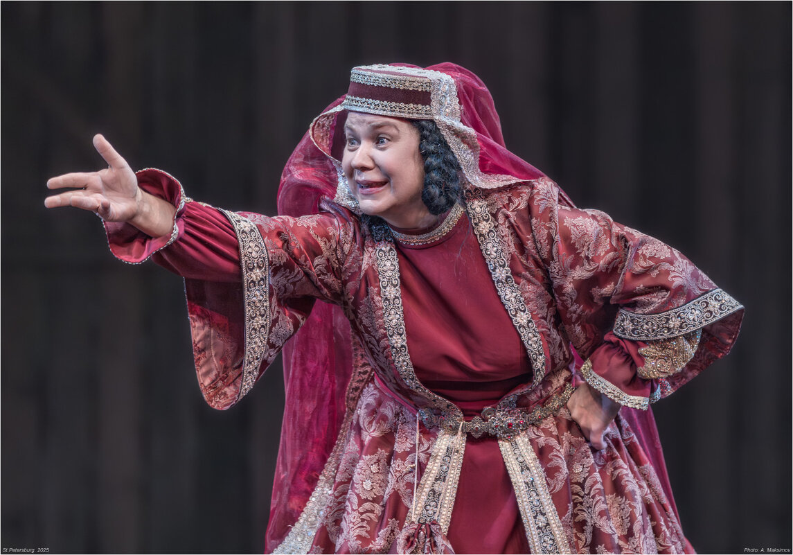 Актриса з. а. Санкт-Петербурга Наталья Парашкина в роли Ханумы. - Александр Максимов