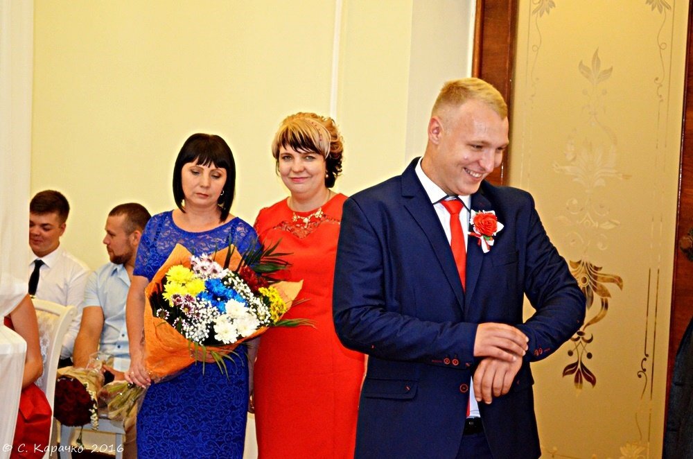 наричена спізнюється - Степан Карачко