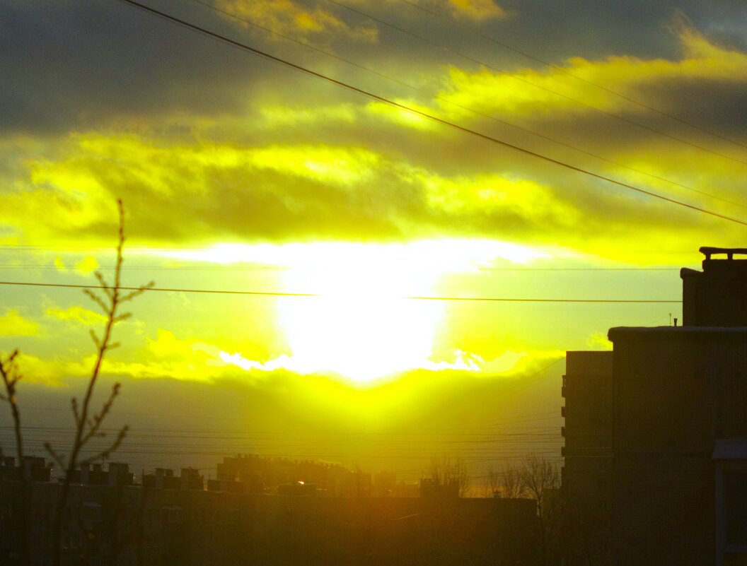 Мимолётное солнце... - Юрий Куликов
