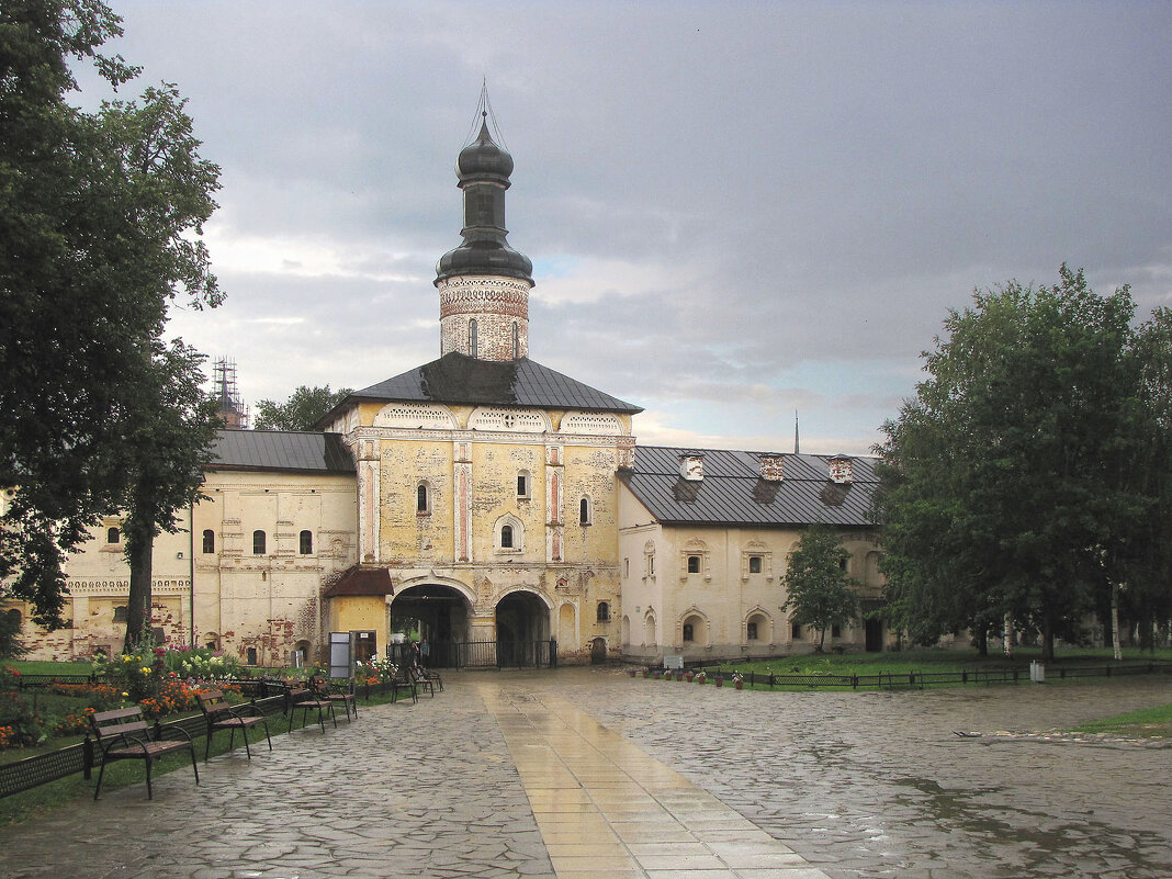 Святые ворота с надвратным храмом Иоанна Лествичника - Александр Ильчевский 