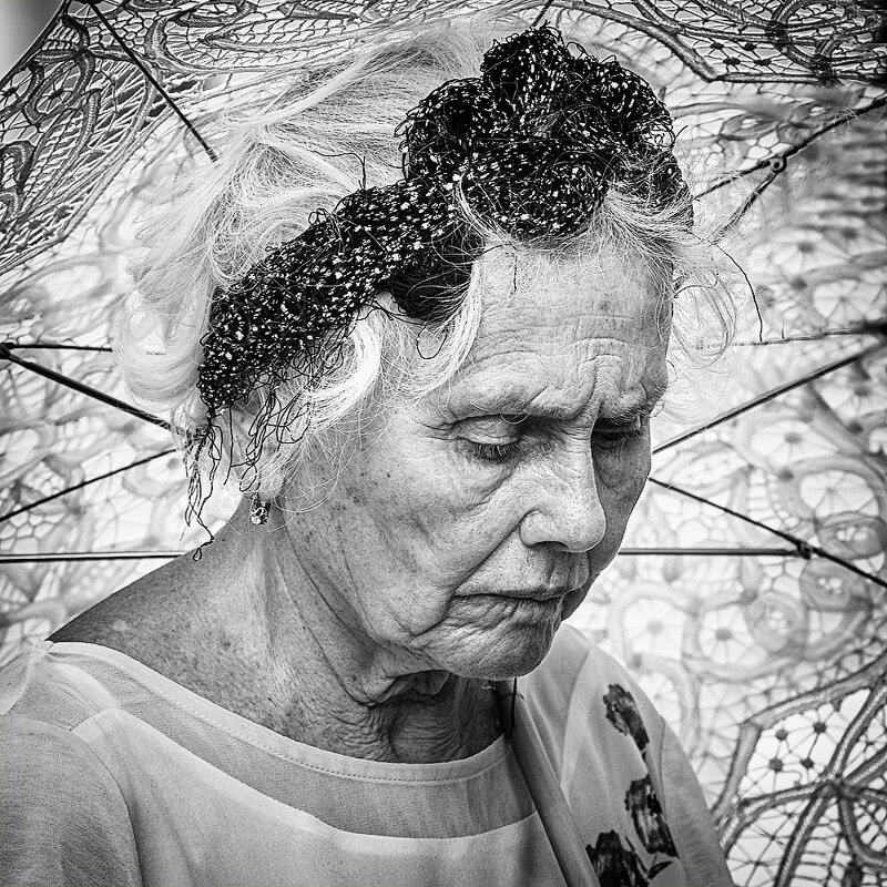 Продавкц бижутерии. - Александр Продавкц бижутерии. - Александр