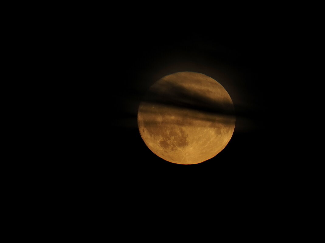 Луна с повязкой на глазах. - Евгений Седов Луна с повязкой на глазах. - Евгений Седов