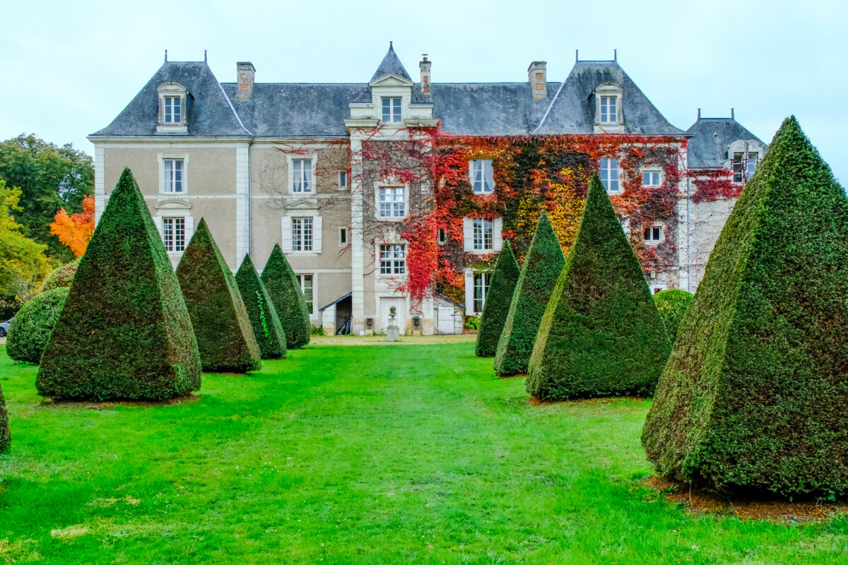 Замок Шамбье главная фасада - Георгий А