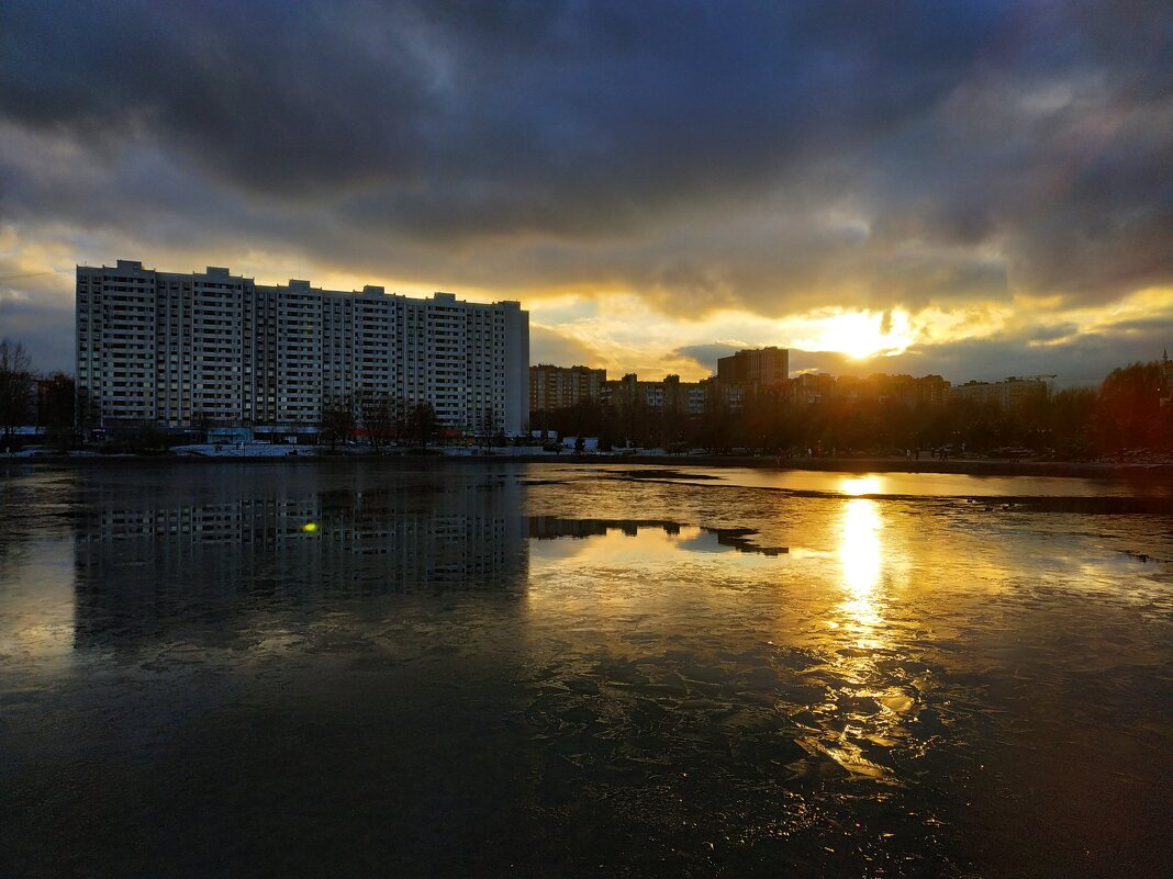 Гольяновский пруд готовится встать - Андрей Лукьянов