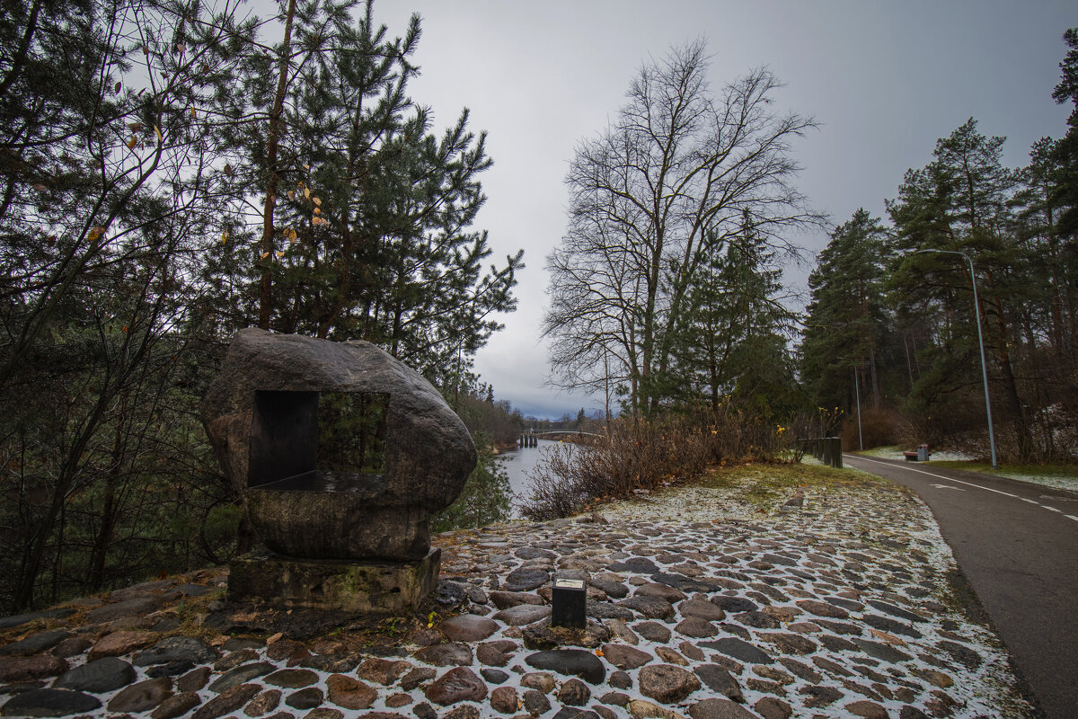 Променад у реки. - Николай 