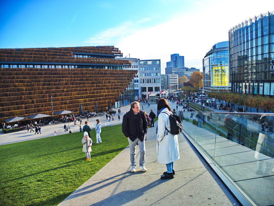 *** - Witalij Löwin