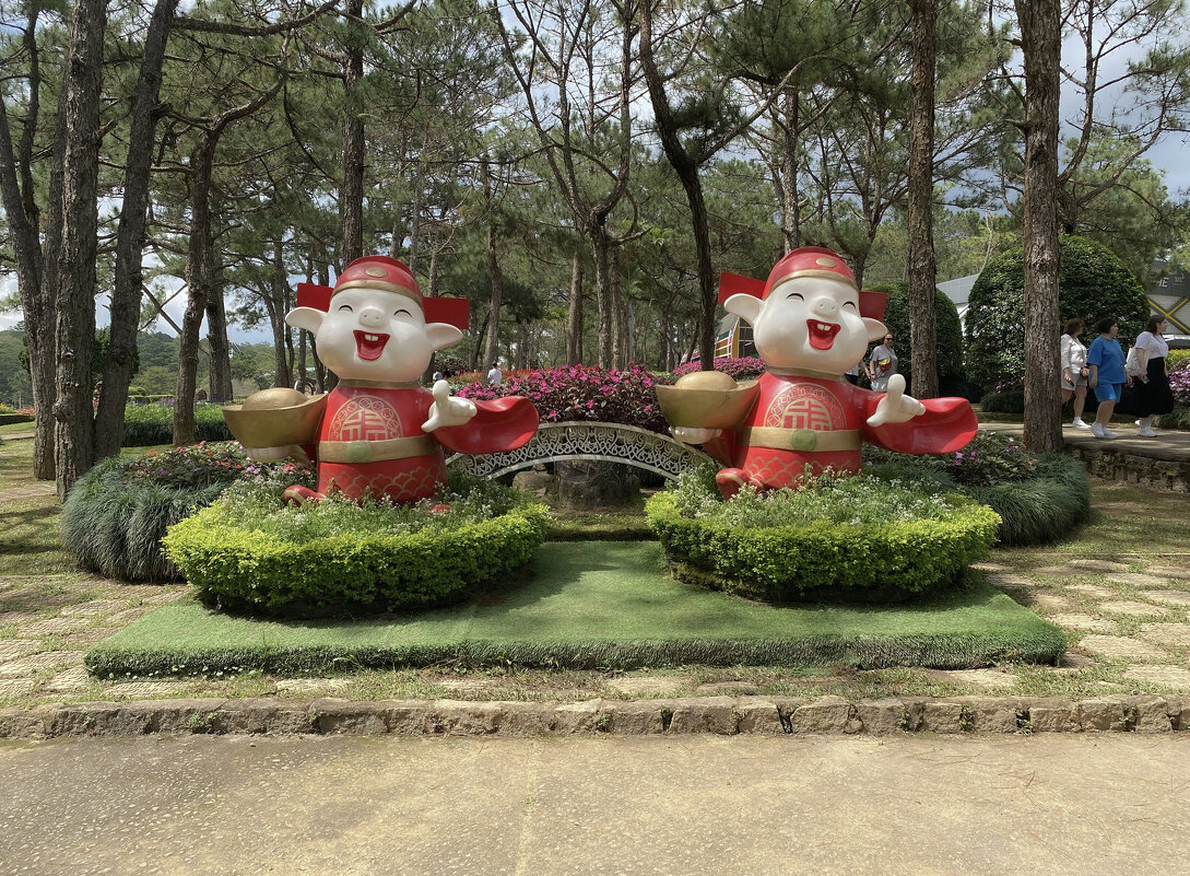 Проголодались? Вам туда! - Людмила Гулина