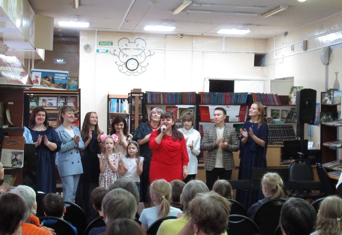 Концерт в библиотеке - Андрей Макурин