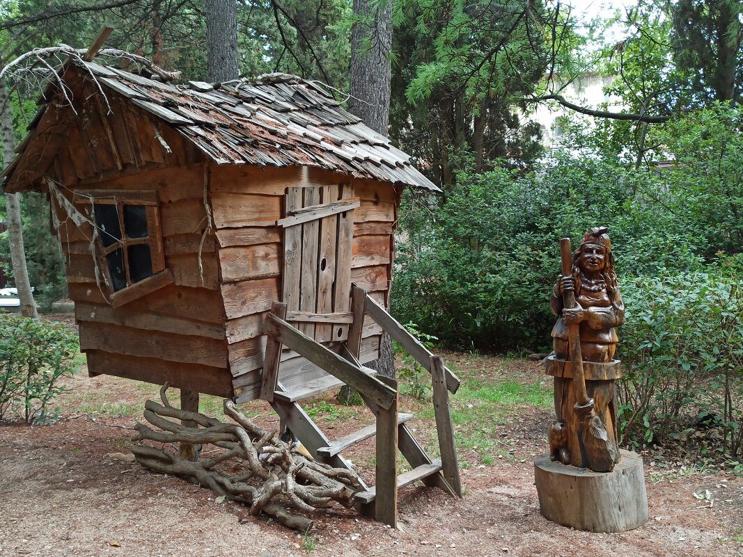 В Гурзуфском парке. Крым. - Галина 