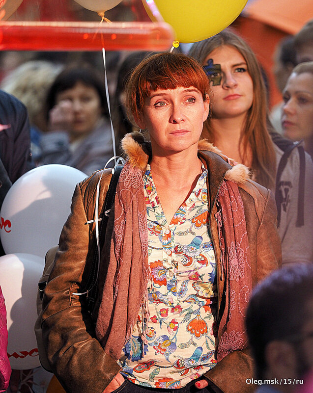 задумалась - Олег Лукьянов