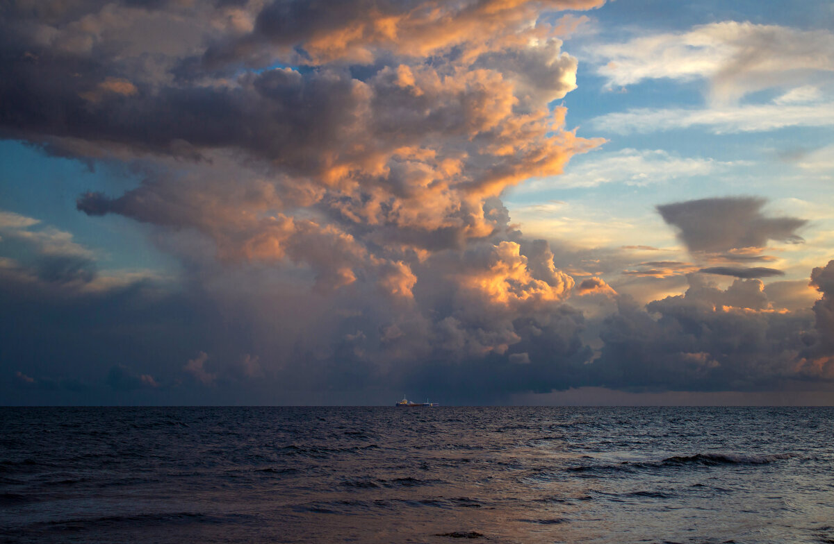 Море. - Александр Море. - Александр