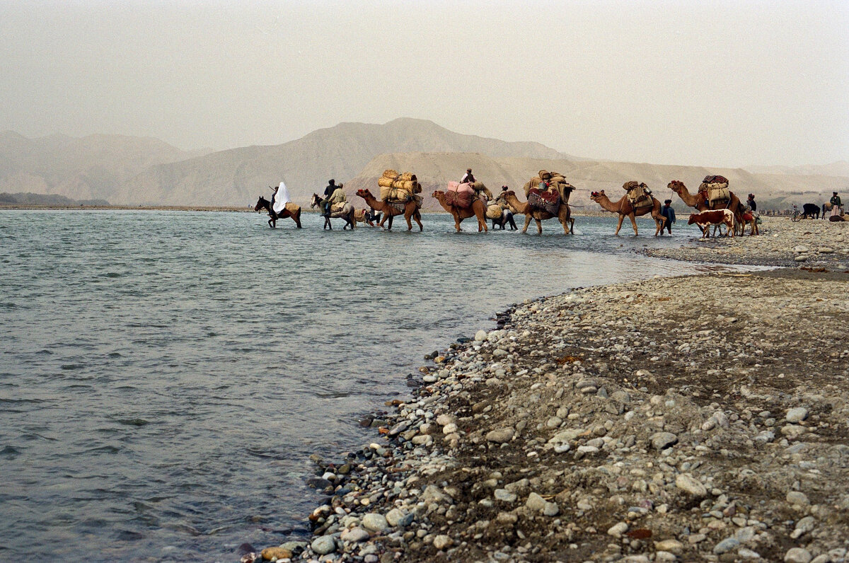 Переход по мелководью - Сергей Золотавин