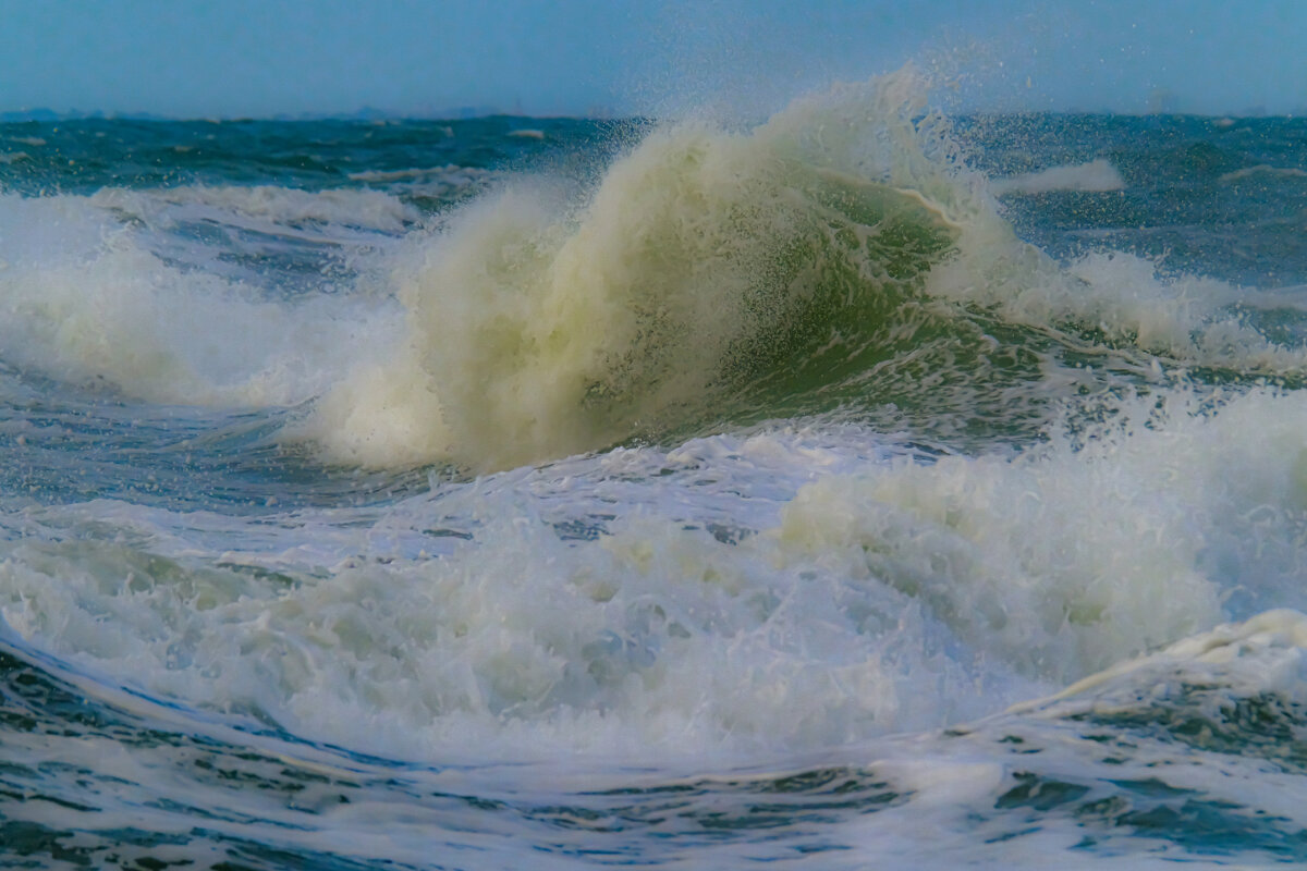 Влияние освещения на цвет волны - Георгий А
