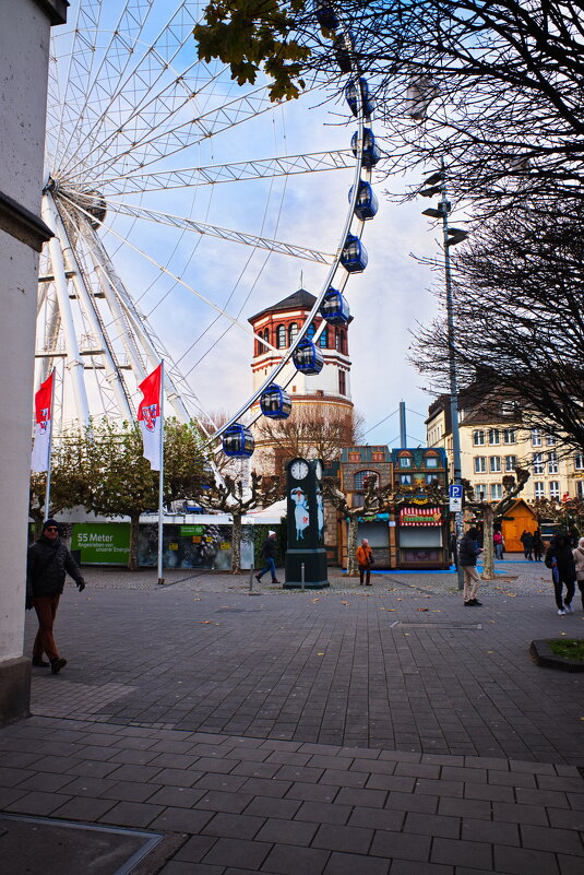 *** - Witalij Löwin