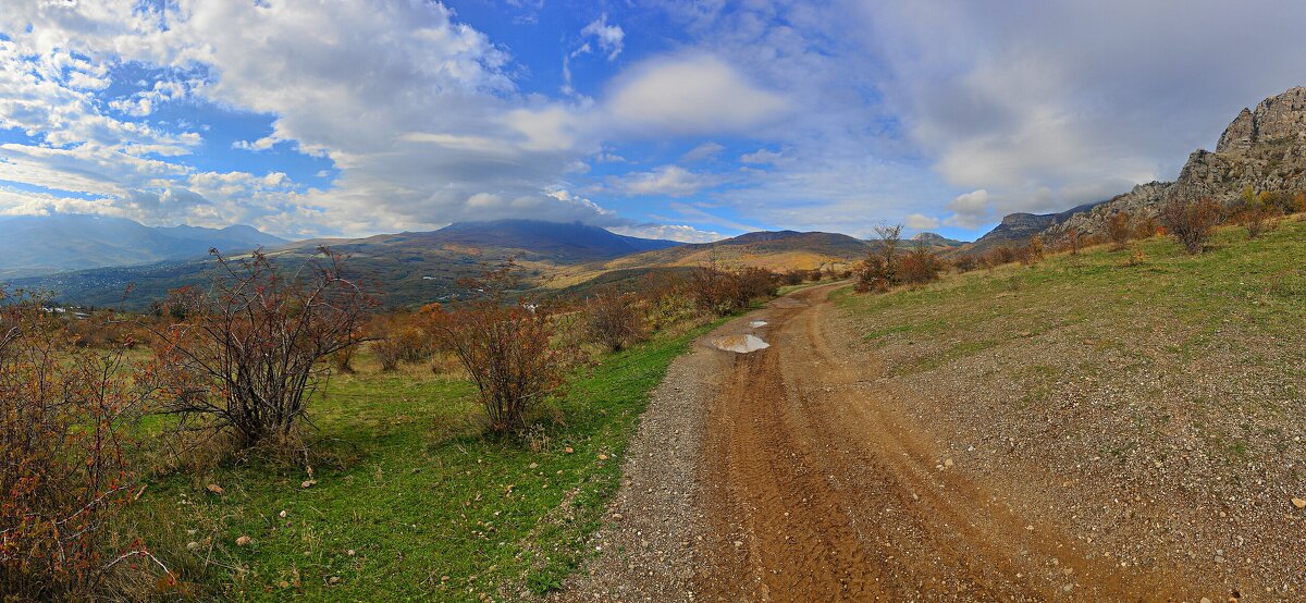 Грунтовка вдоль склона горы Южная Демерджи. - Виктор Мухин