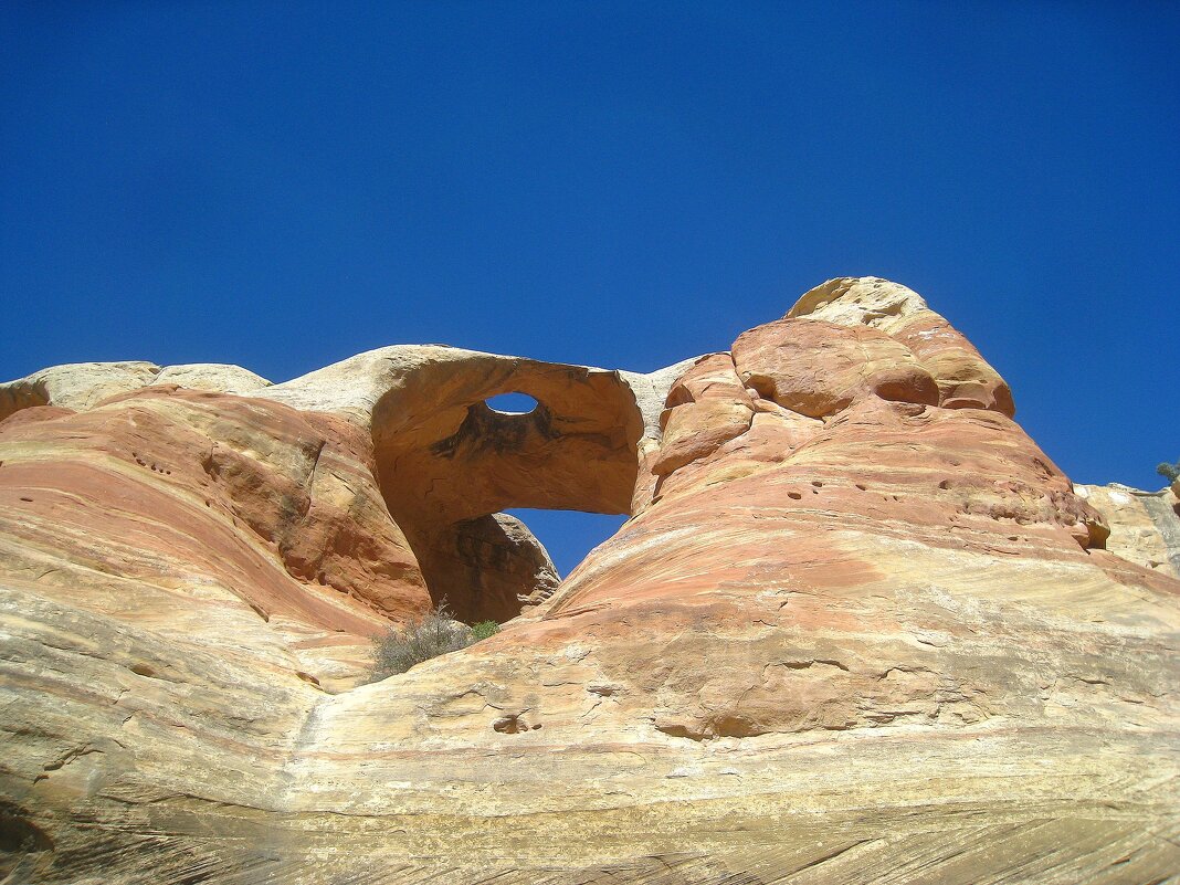 Природная арка "Отверстие в мосту" в американском штате Колорадо. - unix (Илья Утропов)