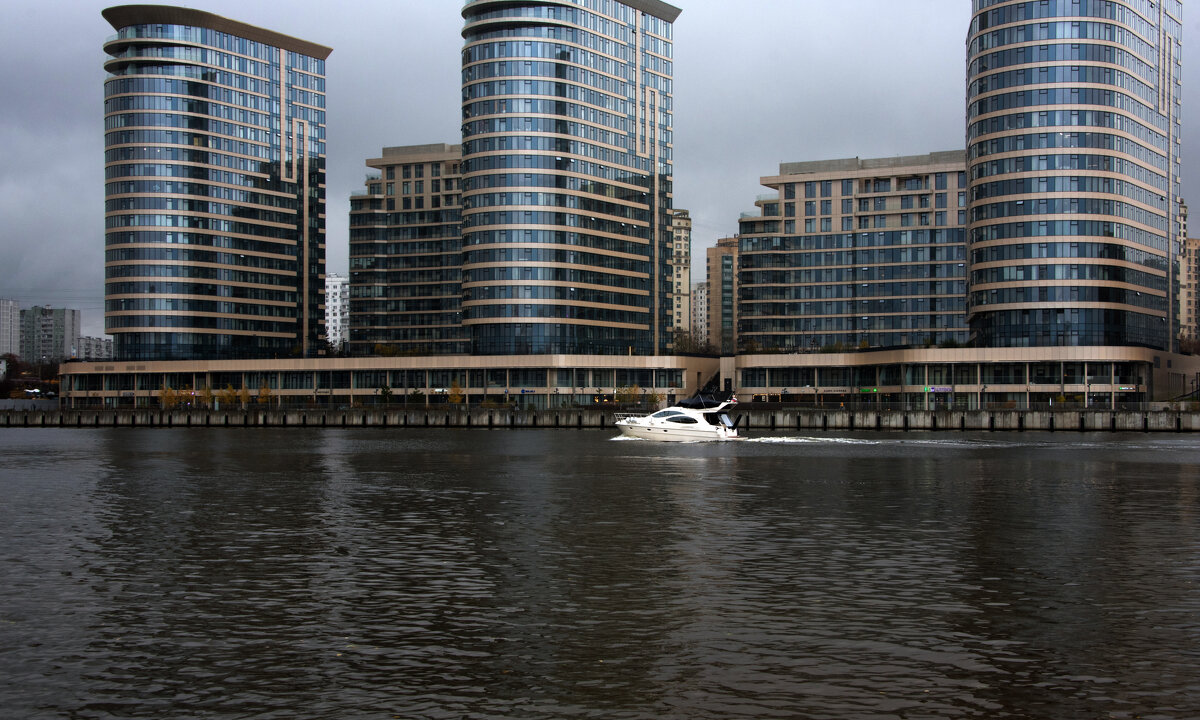 Москва. - Владимир Безбородов