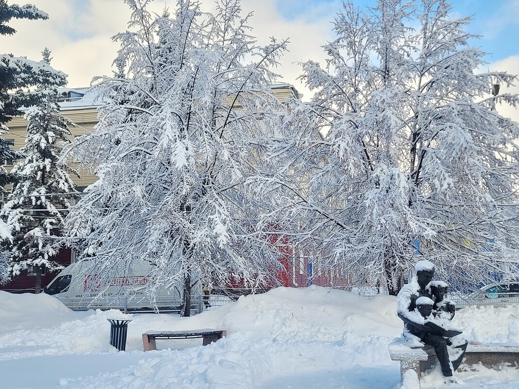 Учительский сквер - Галина Нестратова