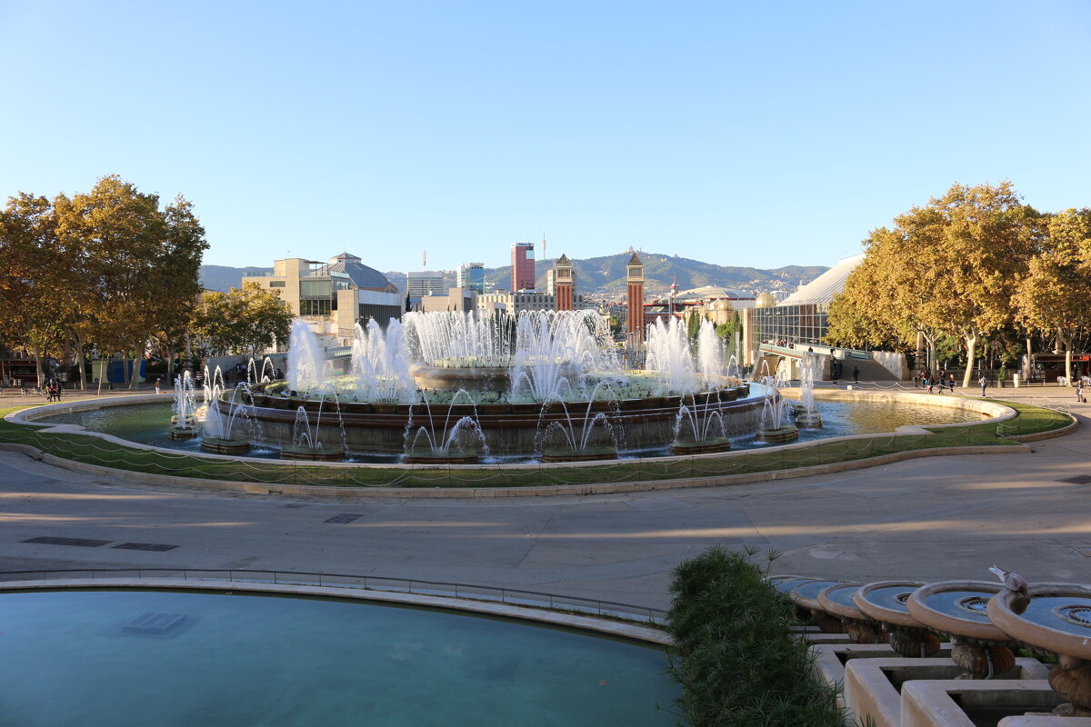 Фонтан у национального музея Каталонии - Ольга Фонтан у национального музея Каталонии - Ольга