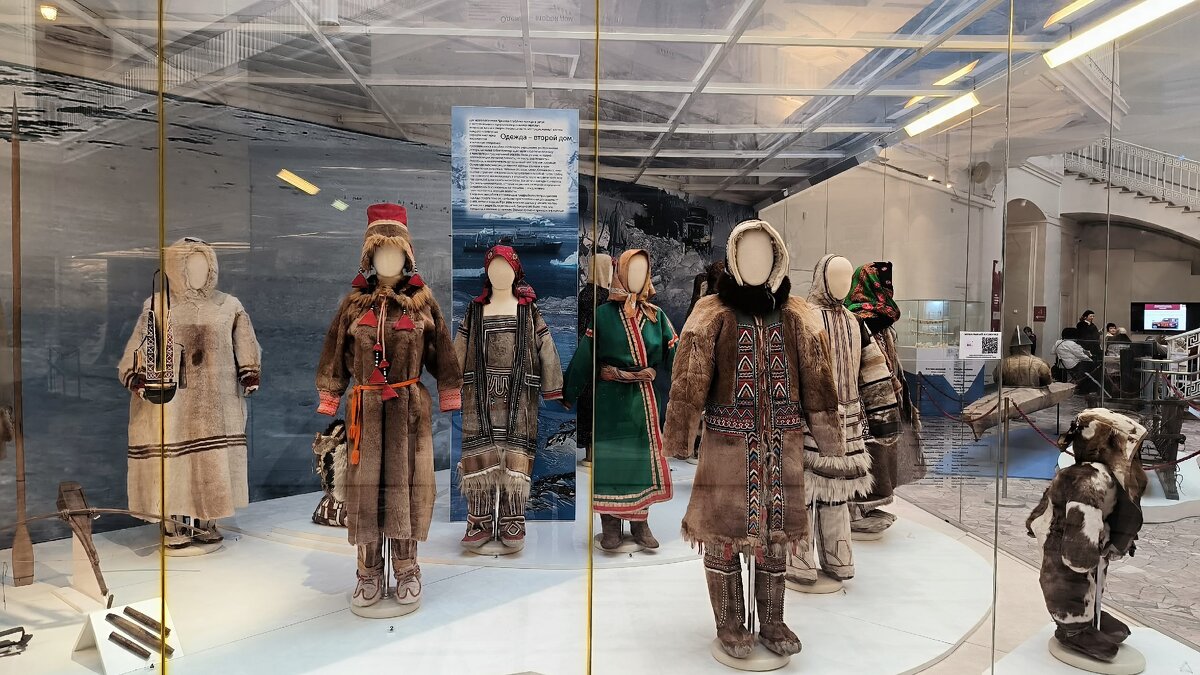 Музей этнографии. Костюмы народов севера. - Ольга 