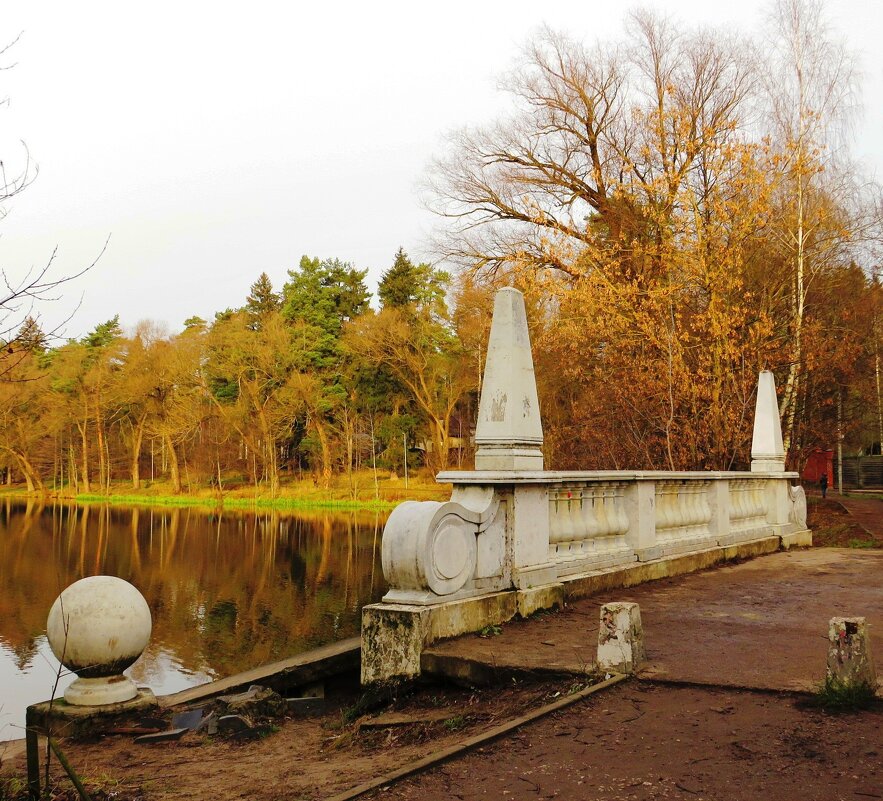 У мостика - Андрей Снегерёв