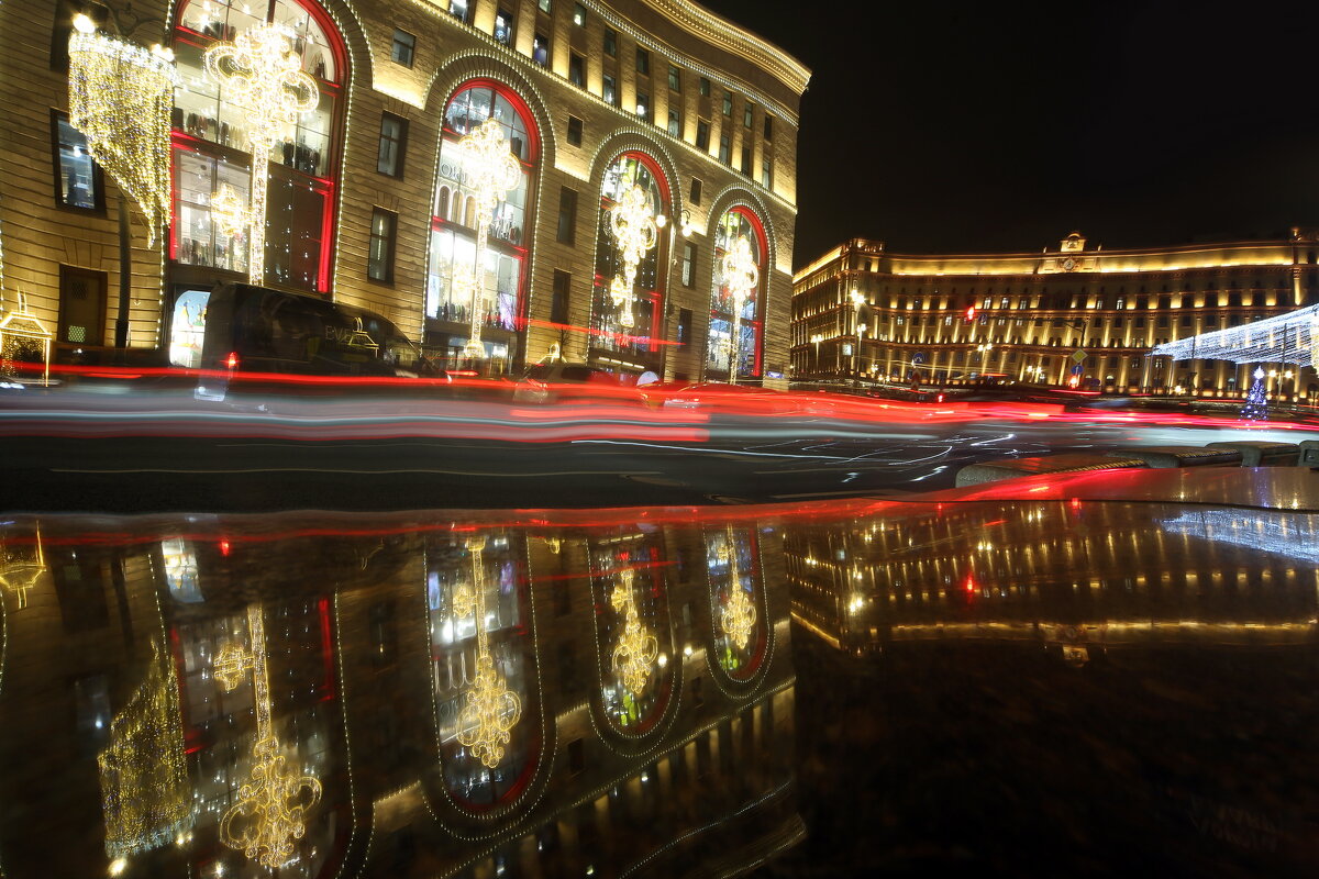 Лубянка  вечером 7 декабря - Михаил Бибичков