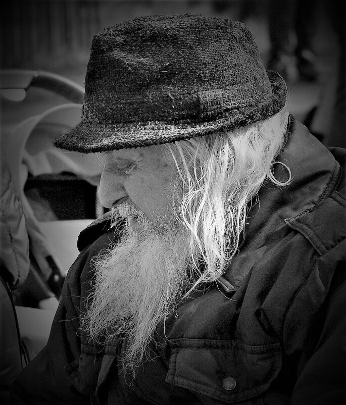 *** - Виктор Никитенко