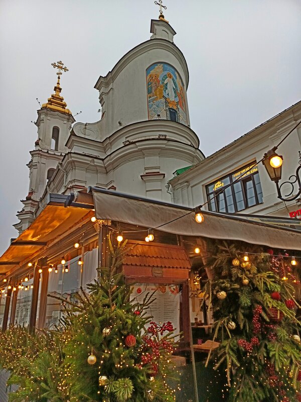 Новогодний антураж уже ощущается... - Vladimir Semenchukov Новогодний антураж уже ощущается... - Vladimir Semenchukov