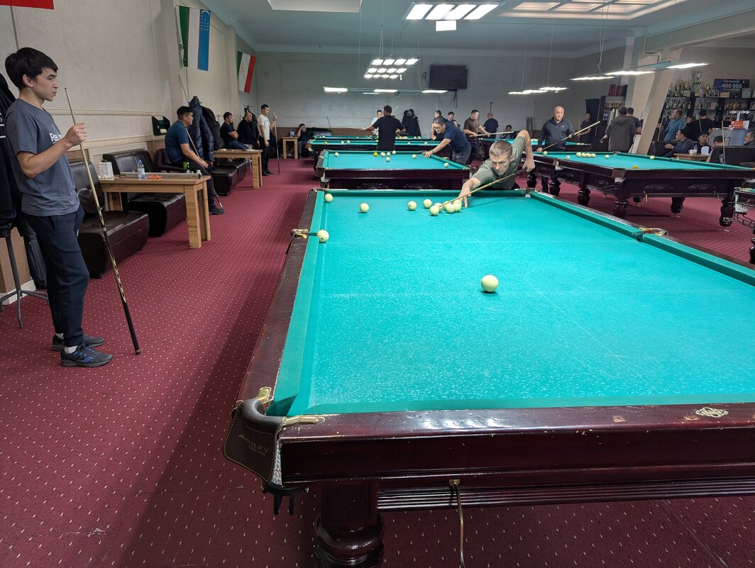 Играем... - Андрей Хлопонин Играем... - Андрей Хлопонин