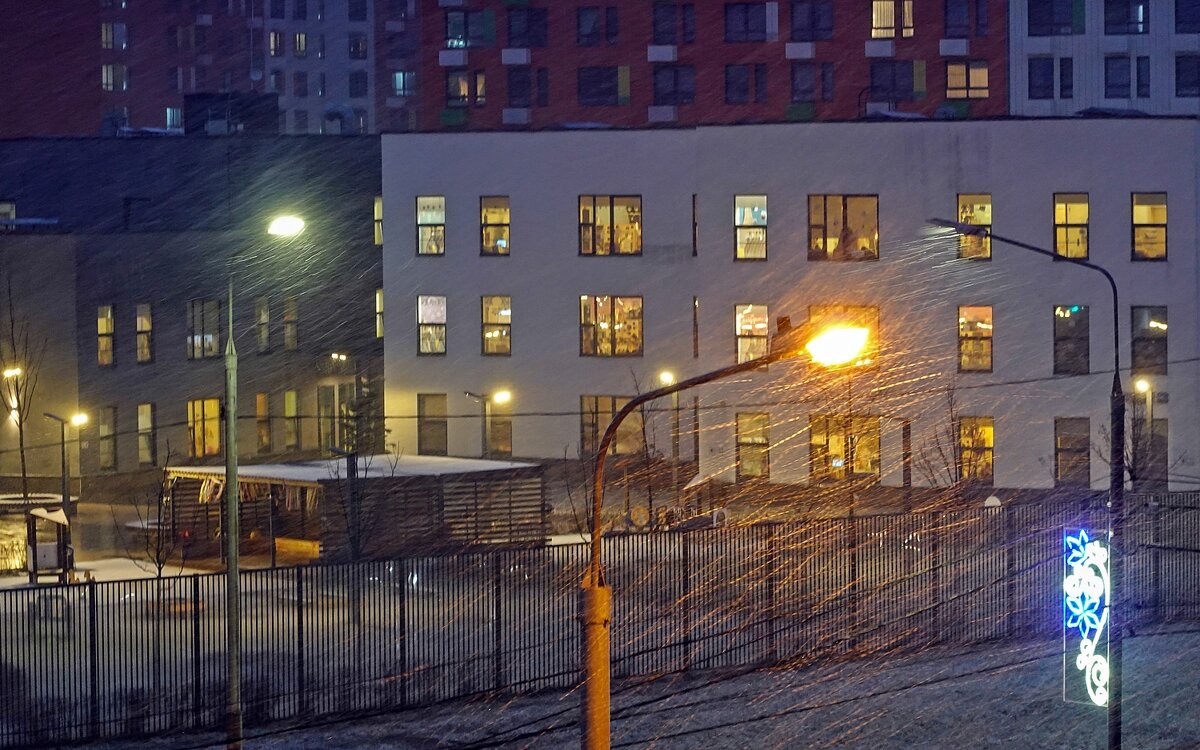 А вечером в Москве пошёл снег - Валерий Иванович А вечером в Москве пошёл снег - Валерий Иванович