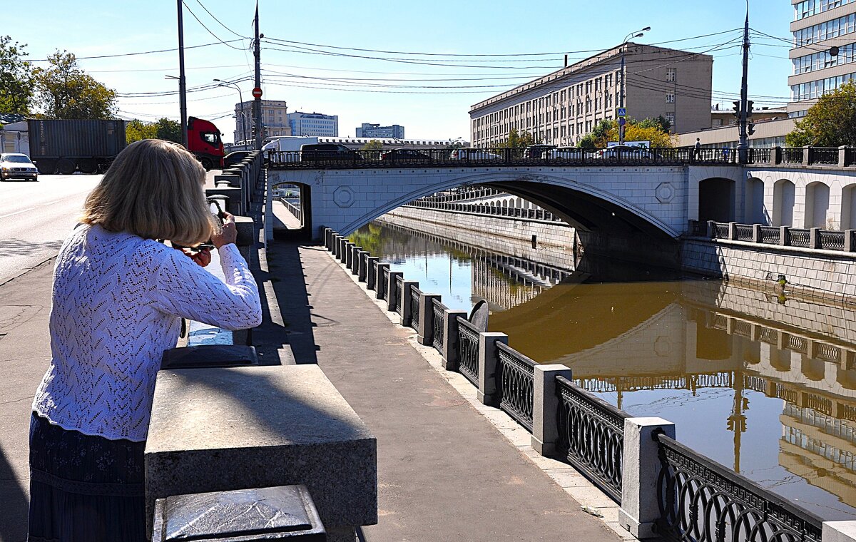 Справа  здание Энергомашиностроительного факультета - Анатолий Колосов