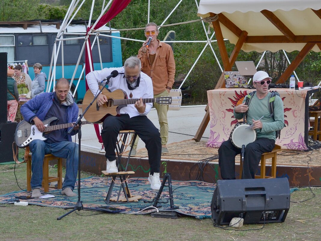 Трио "Пания Парк" и диджей Григорий - Александр Рыжов Трио "Пания Парк" и диджей Григорий - Александр Рыжов