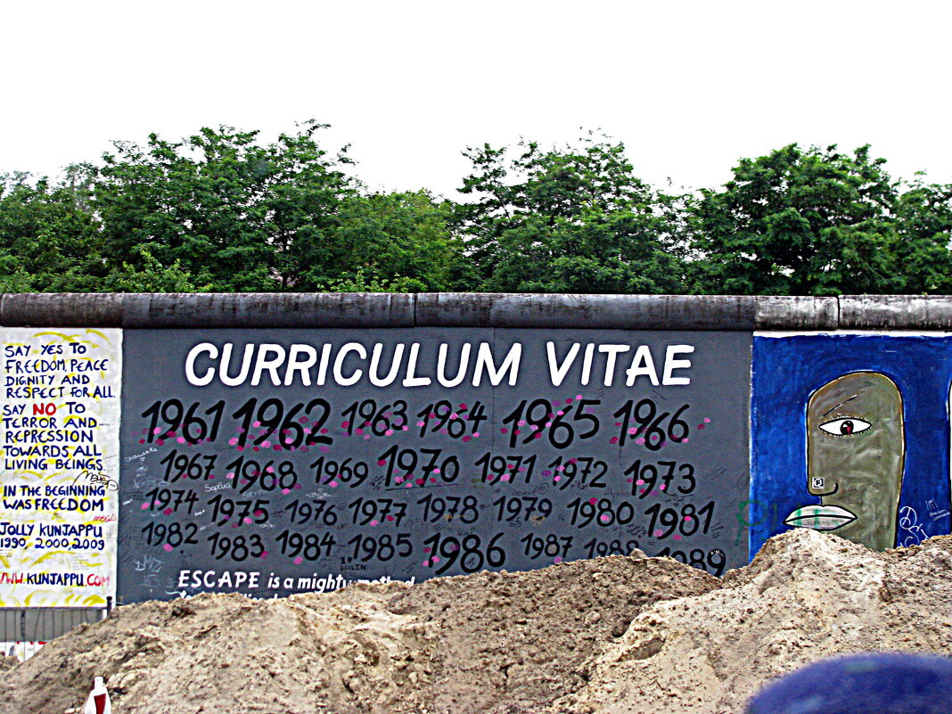 Вдоль Берлинской стены, на автобусе. - Владимир Драгунский Вдоль Берлинской стены, на автобусе. - Владимир Драгунский