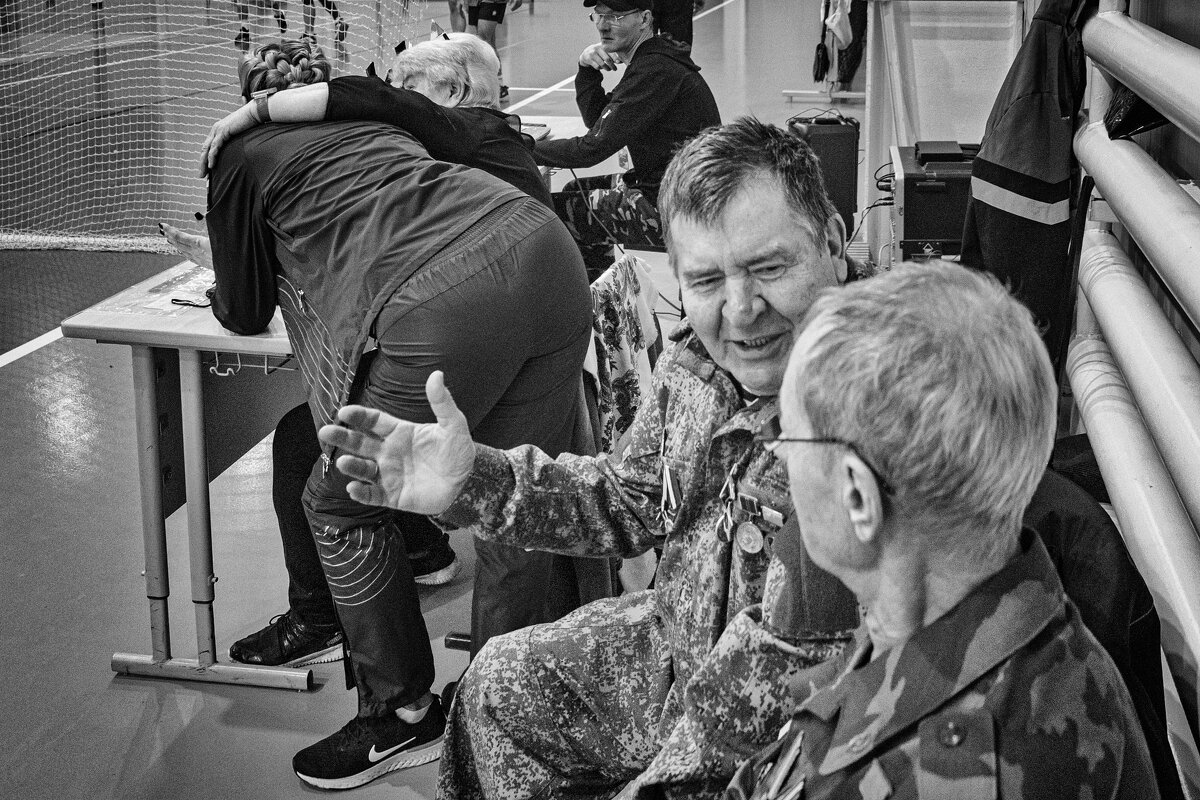 Ой, Вань, гляди какие шарики! Нет, я ей богу закричу! ... - Sergey Ой, Вань, гляди какие шарики! Нет, я ей богу закричу! ... - Sergey