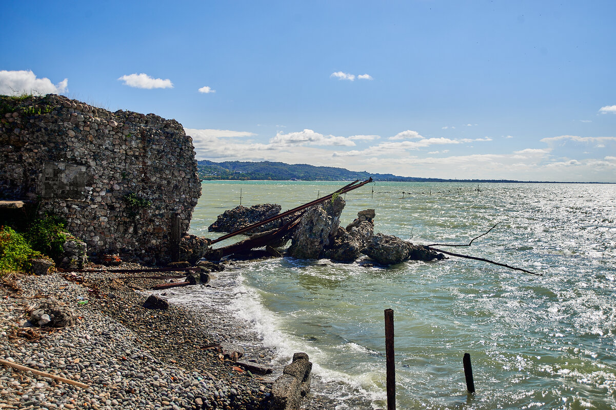 Набережная сухума - Александр Леонов
