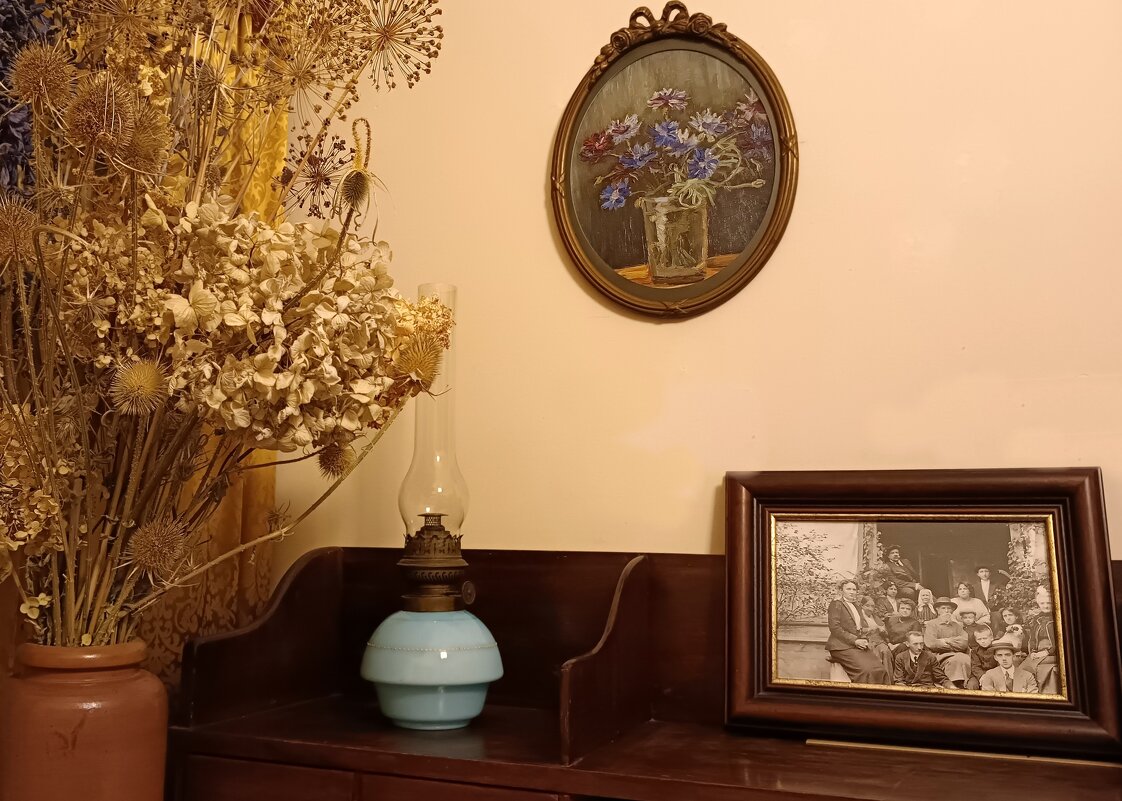 Семья Чистяковых на крыльце дома. 1915 год. - Мария Васильева