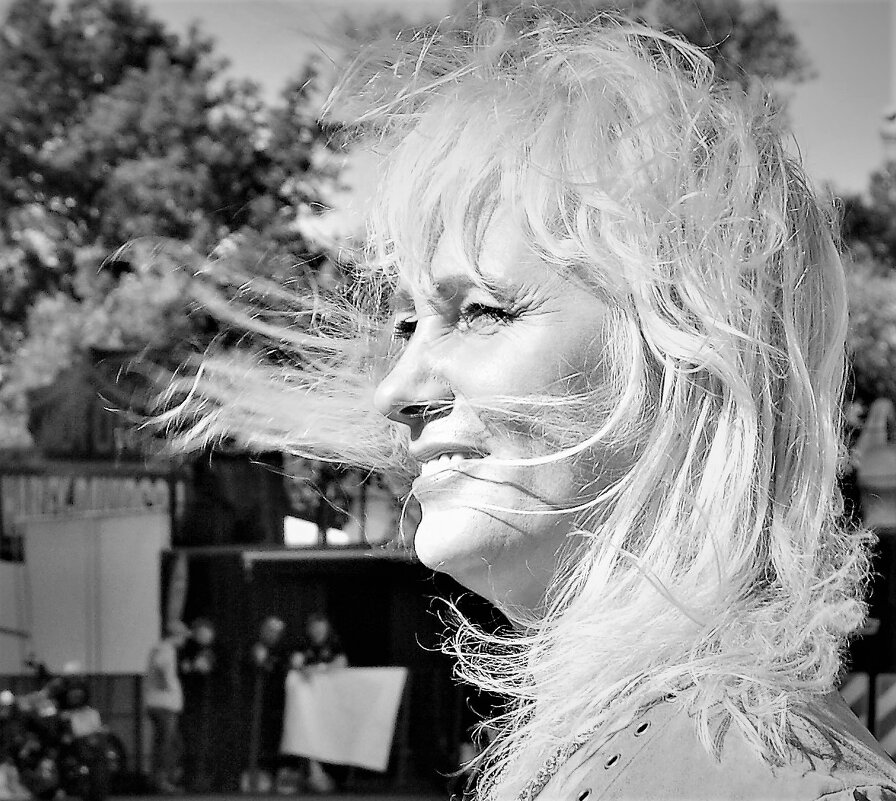 Дует, дует ВЕТЕРОК. - Виктор Никитенко Дует, дует ВЕТЕРОК. - Виктор Никитенко