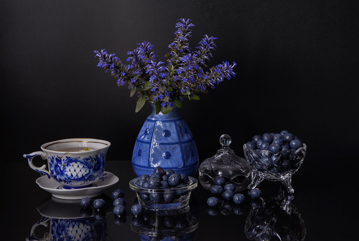 Натюрморт с голубикой! - Лилия * Натюрморт с голубикой! - Лилия *